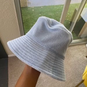 Aritzia Wilfred Free Bucket Hat